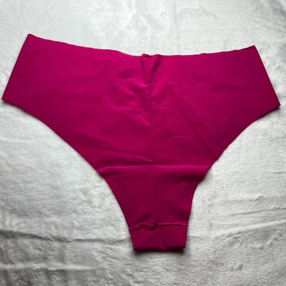 3 Pack of Victoria’s Secret No-Show Laser-Cut Cheeky Panties Size Large - Picture 2 of 3